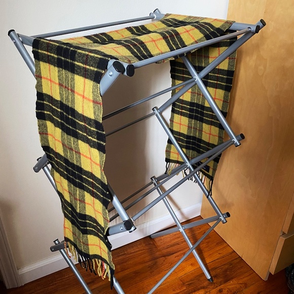 Johnstons of Elgin Merino Wool Fringe Scarf - Picture 7 of 7